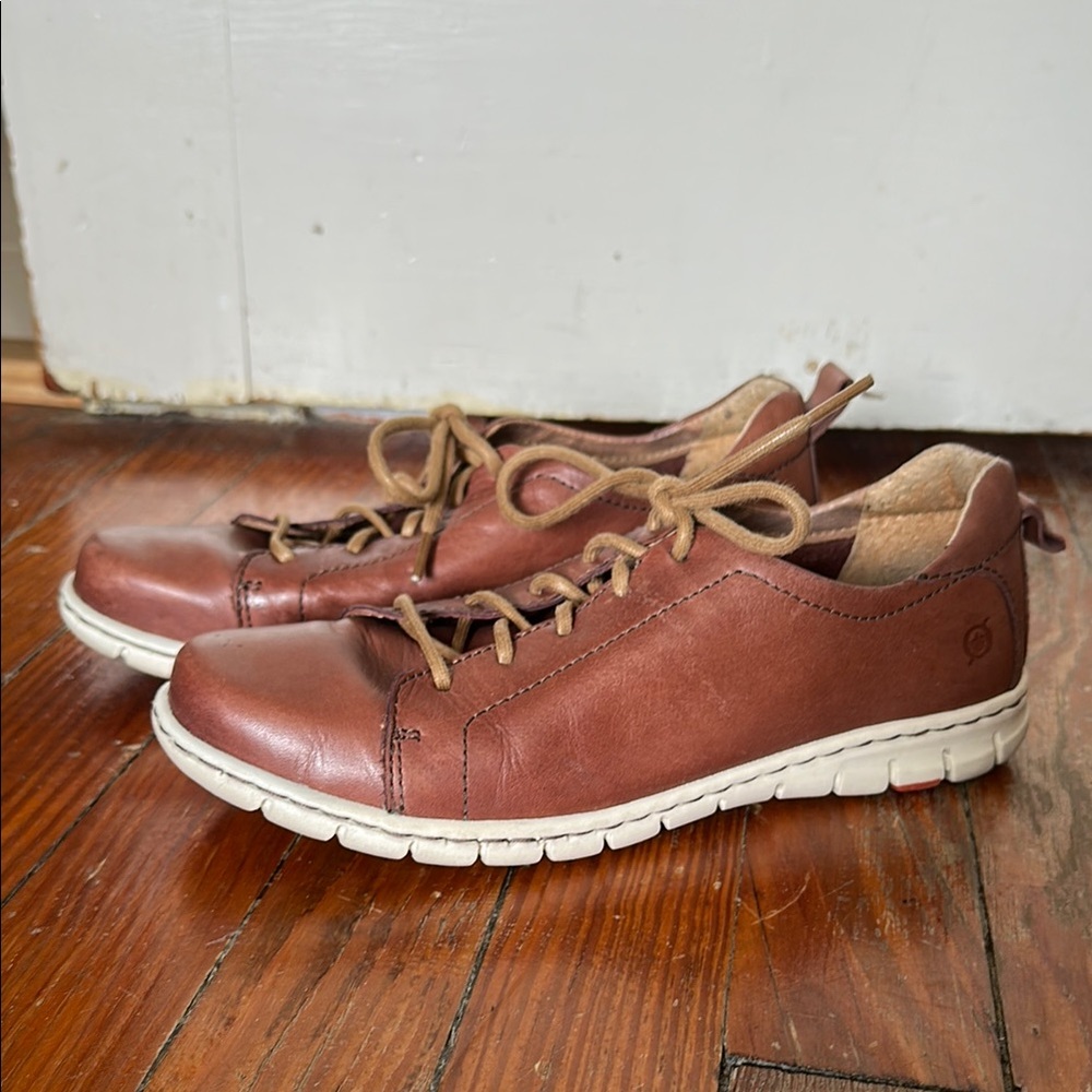Born Women's Kester Leather Sneaker Brown size 9.5